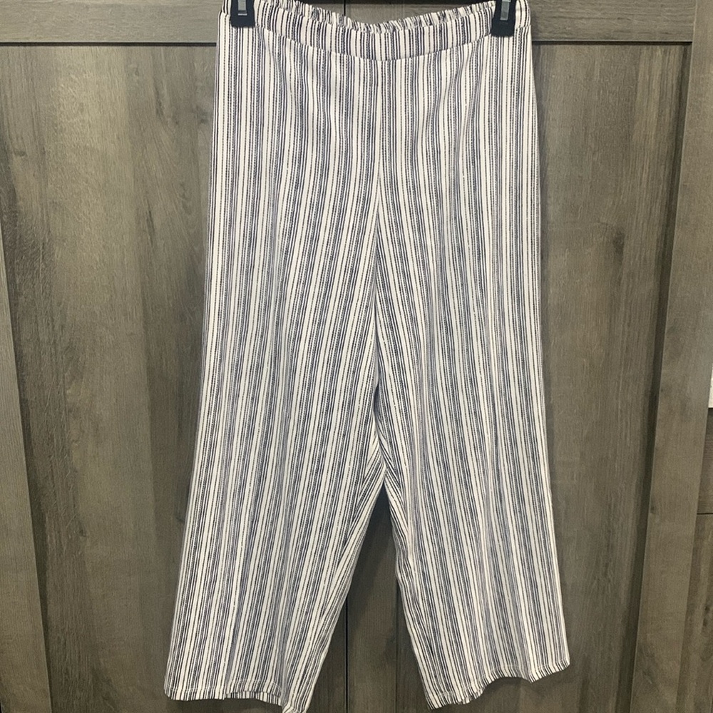 Lani California Ankle Flowing Lightweight Black Pin Stripe Pants Women's Size S